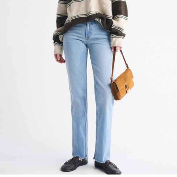 Abercrombie & Fitch Denim - Abercrombie & Fitch Mid Rise 90's Straight Raw Hem Jean Size 30 Regular